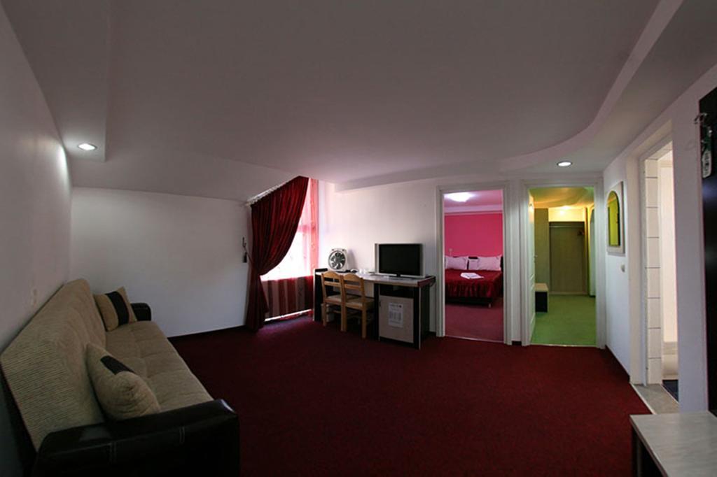 Pensiunea Soferul Norocos Bacău 部屋 写真